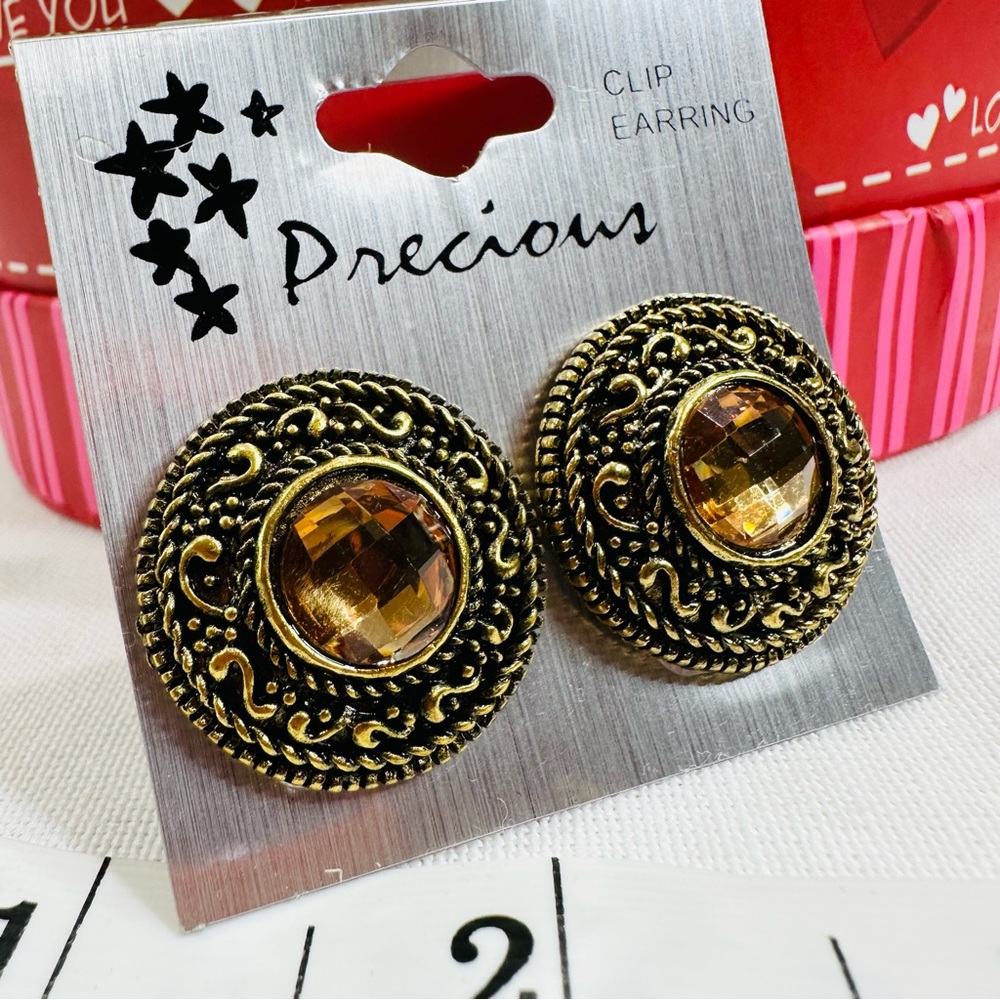 CLIP EARRINGS NWOT GLAM GOLD TONE WITH JEWEL